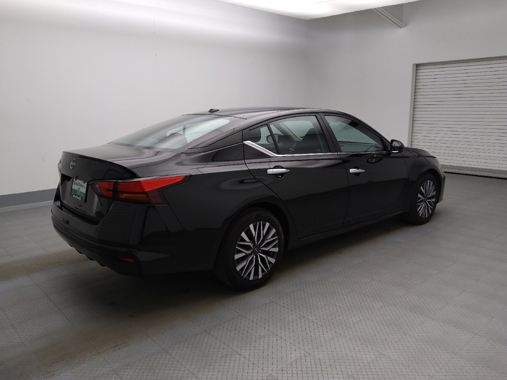 2025 Nissan Altima SV - Photo 8