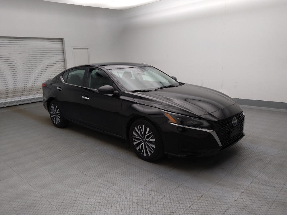 2025 Nissan Altima SV - Photo 9