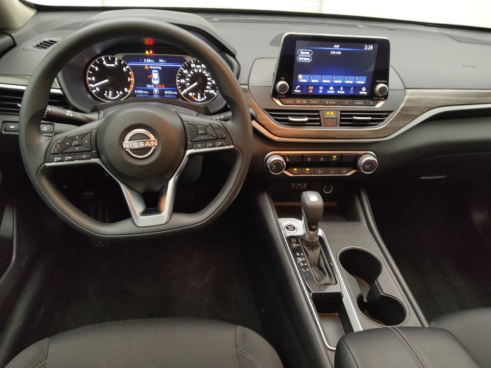 2025 Nissan Altima SV - Photo 17