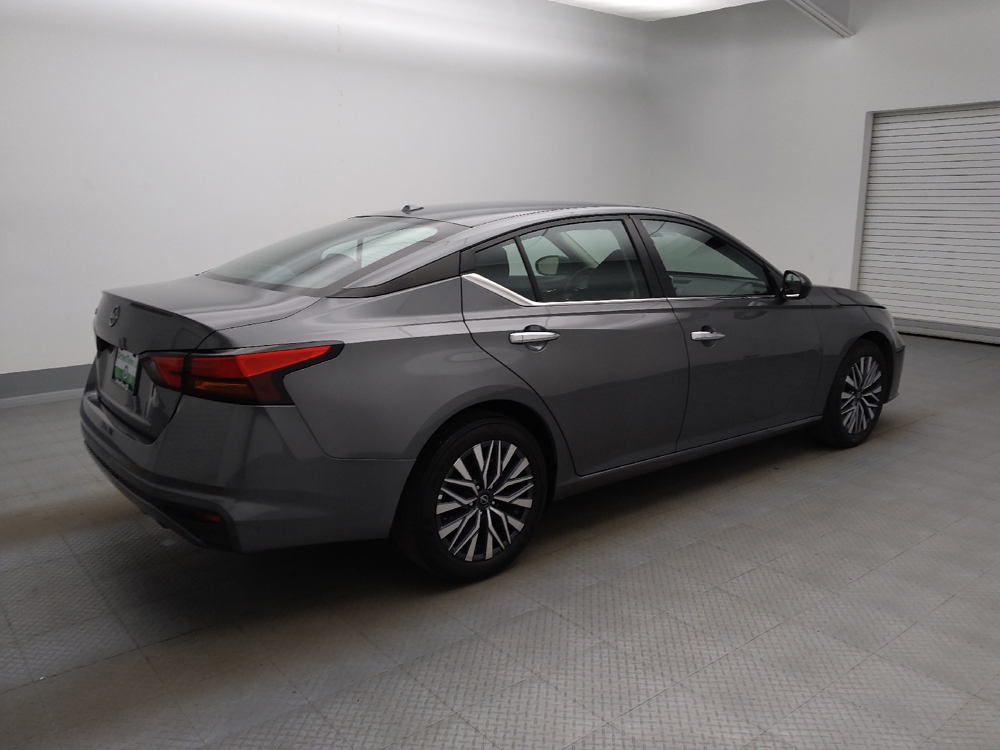 2025 Nissan Altima SV - Photo 8