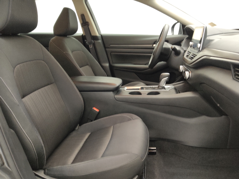 2025 Nissan Altima SV - Photo 16