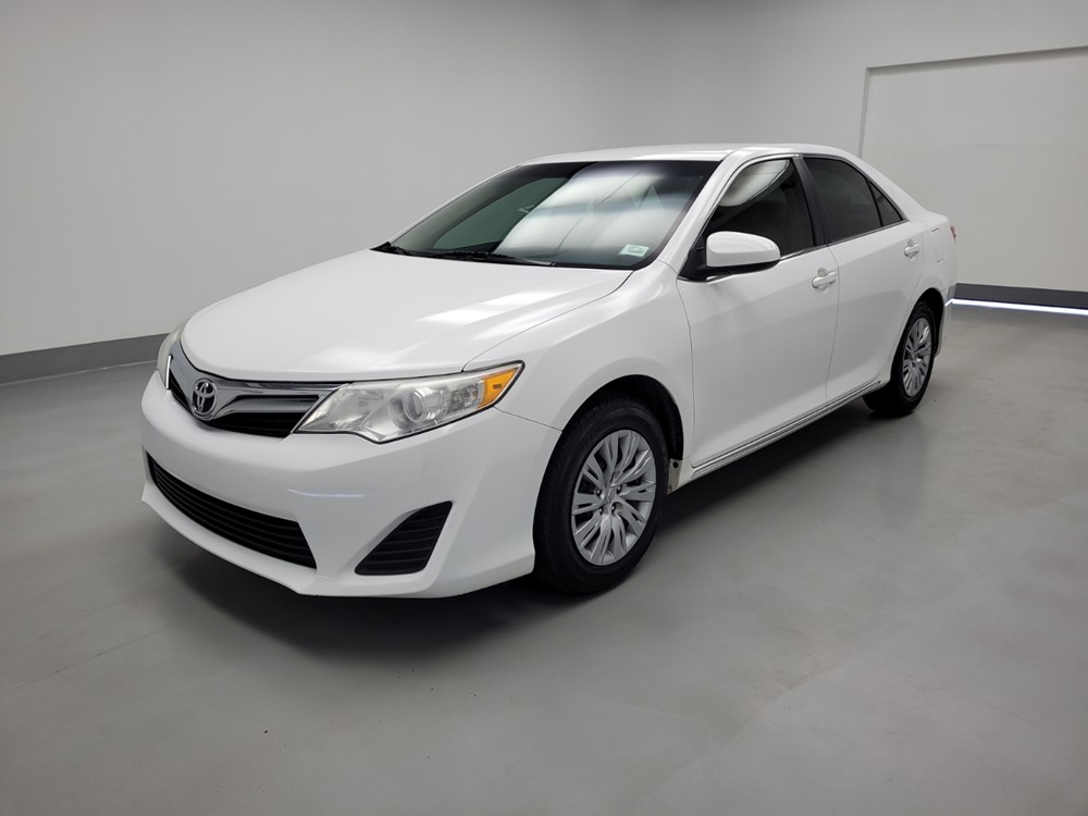 Used 2014 Toyota Camry Driver Front Bumper
