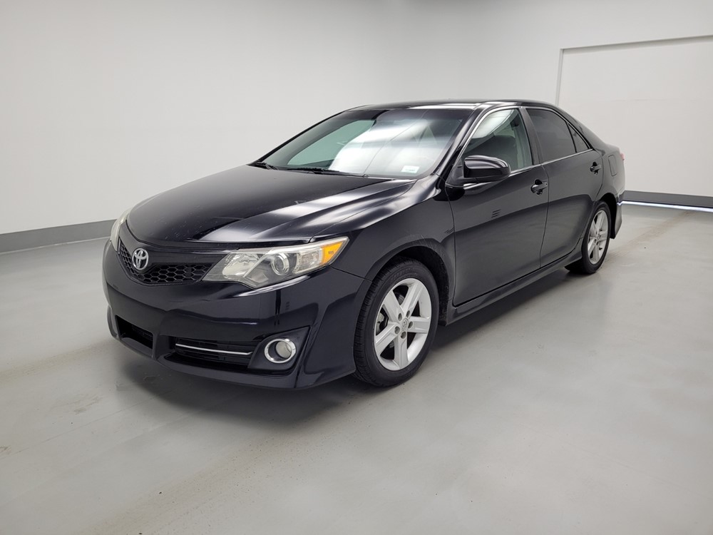 Used 2014 Toyota Camry Driver Front Bumper