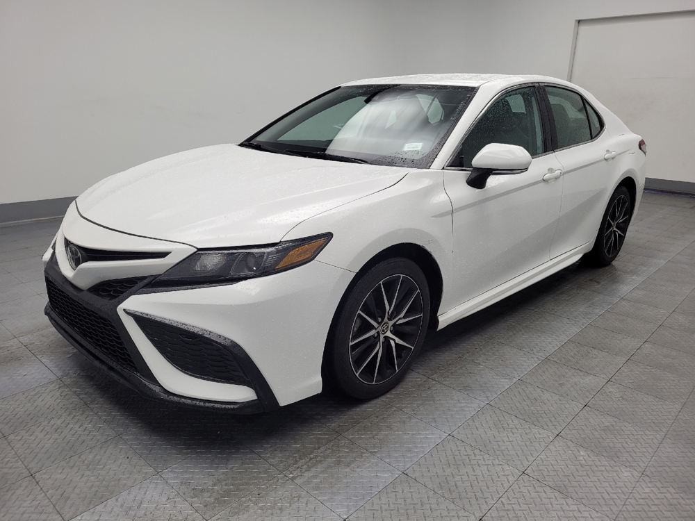 2023 Toyota Camry SE's photo