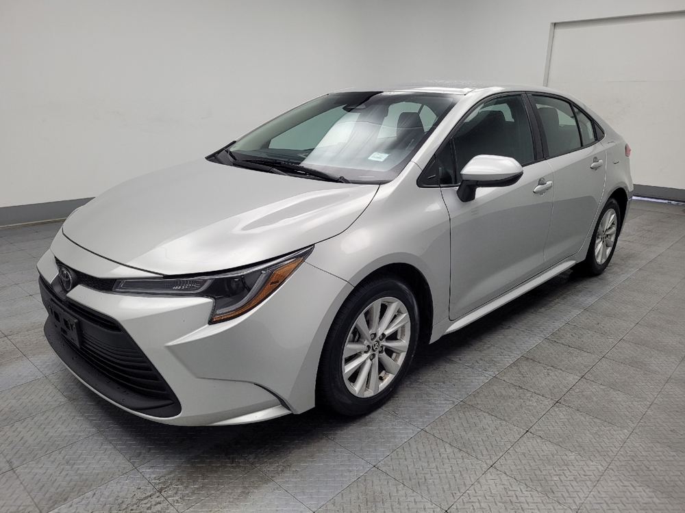 2024 Toyota Corolla LE's photo