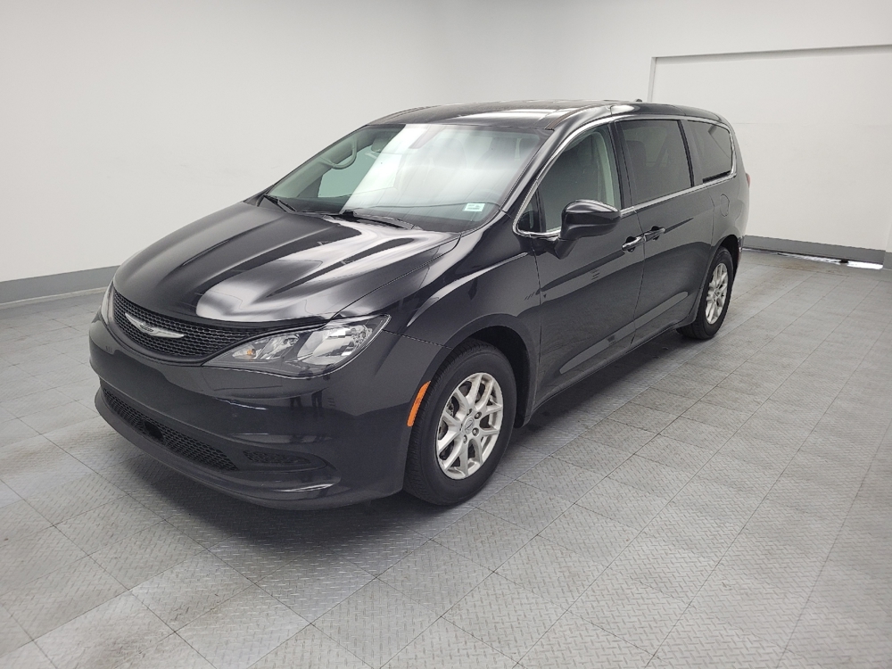 2022 Chrysler Voyager LX Van's photo