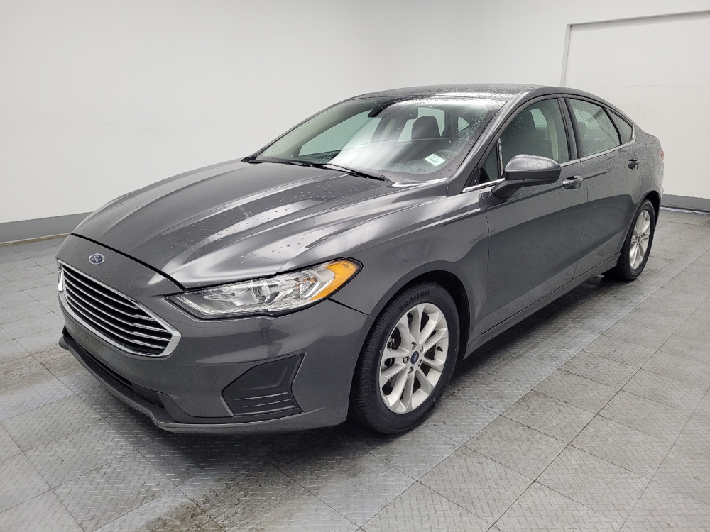 2020 Ford Fusion SE's photo