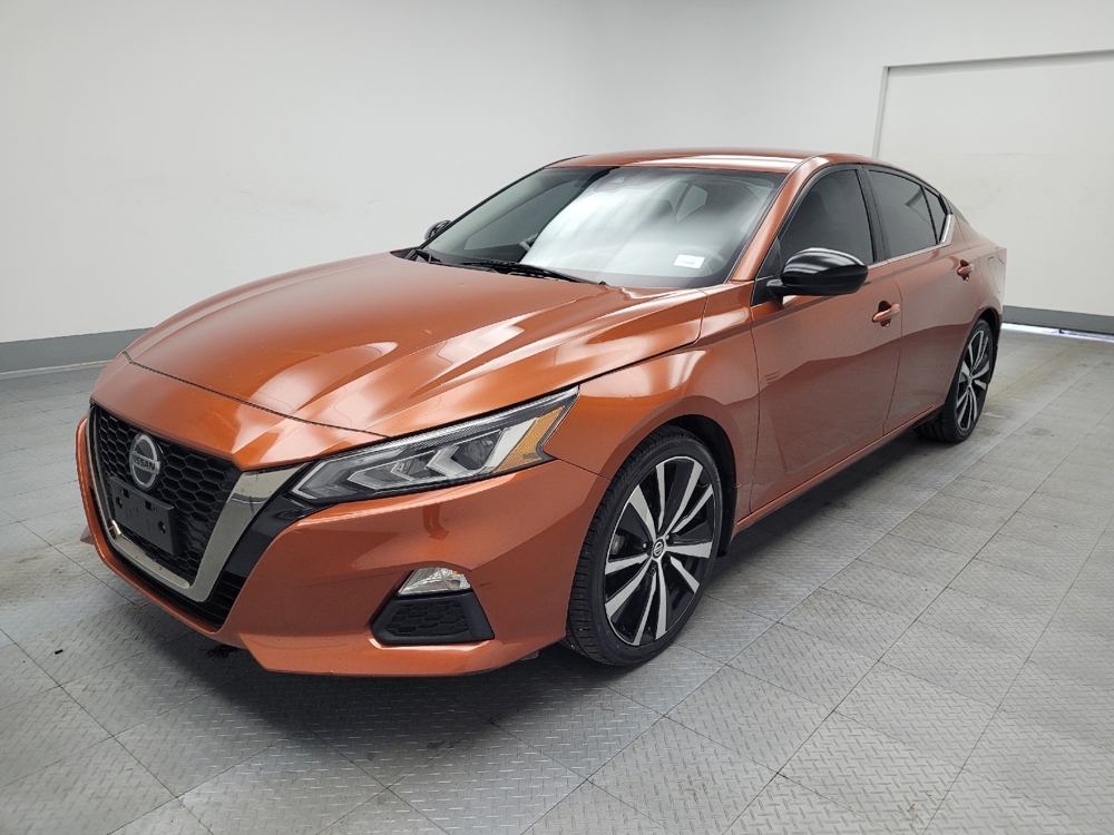 2022 Nissan Altima SR's photo