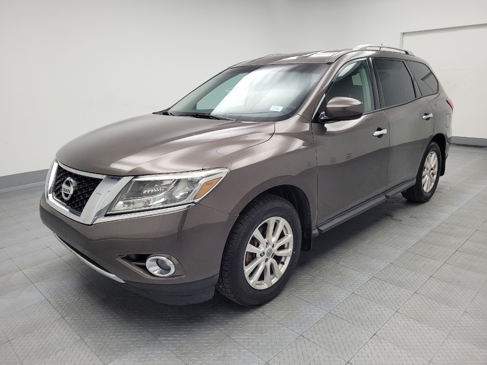 2015 Nissan Pathfinder SV's photo