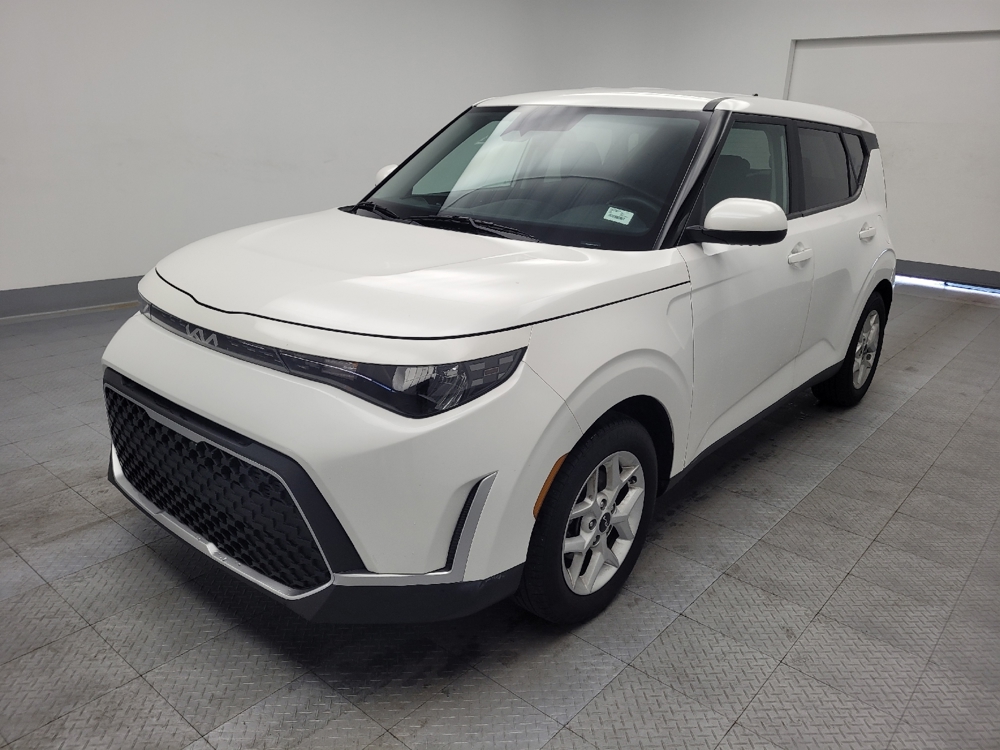 2023 Kia Soul LX's photo