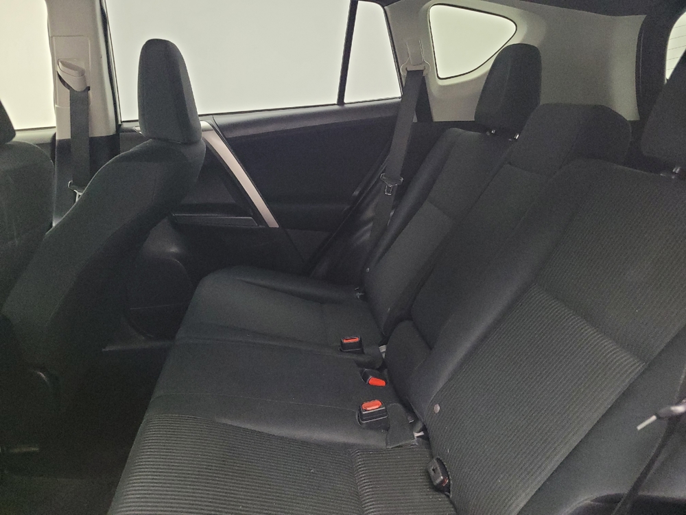 2018 Toyota RAV4 LE - Photo 14