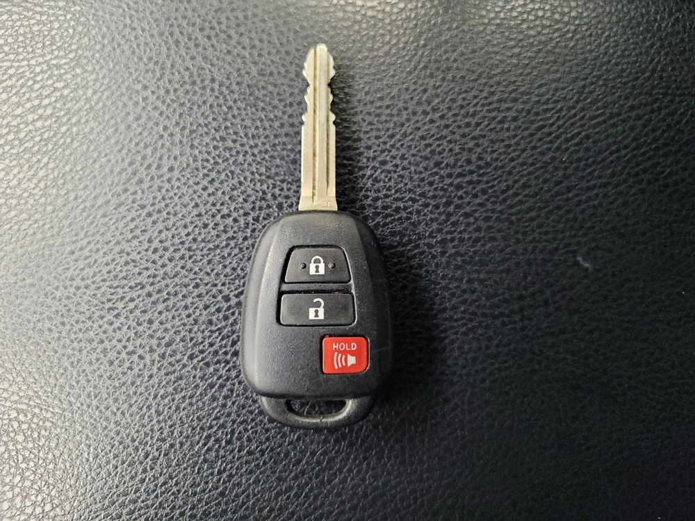 2018 Toyota RAV4 LE - Photo 25