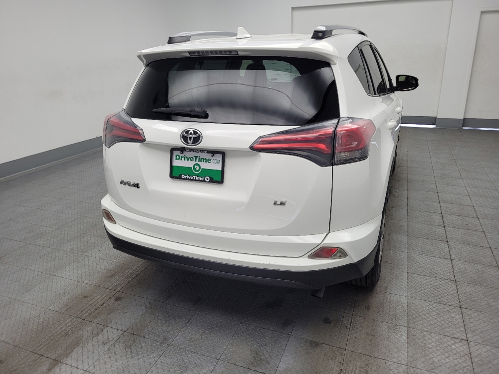2018 Toyota RAV4 LE - Photo 6