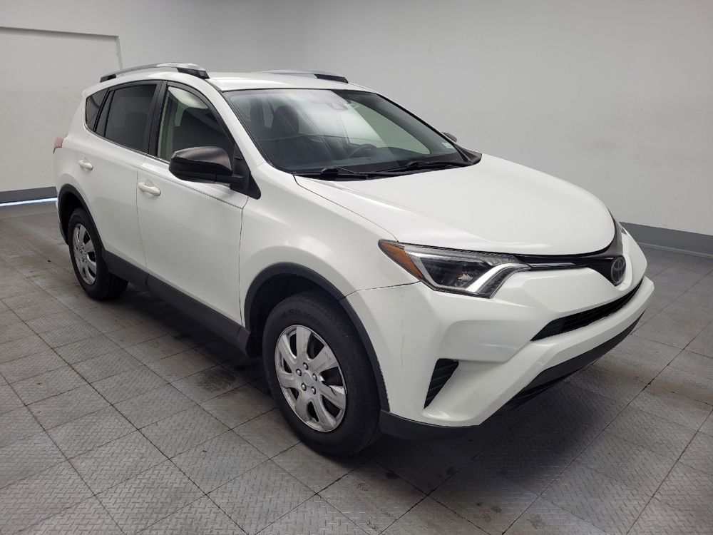 2018 Toyota RAV4 LE - Photo 10
