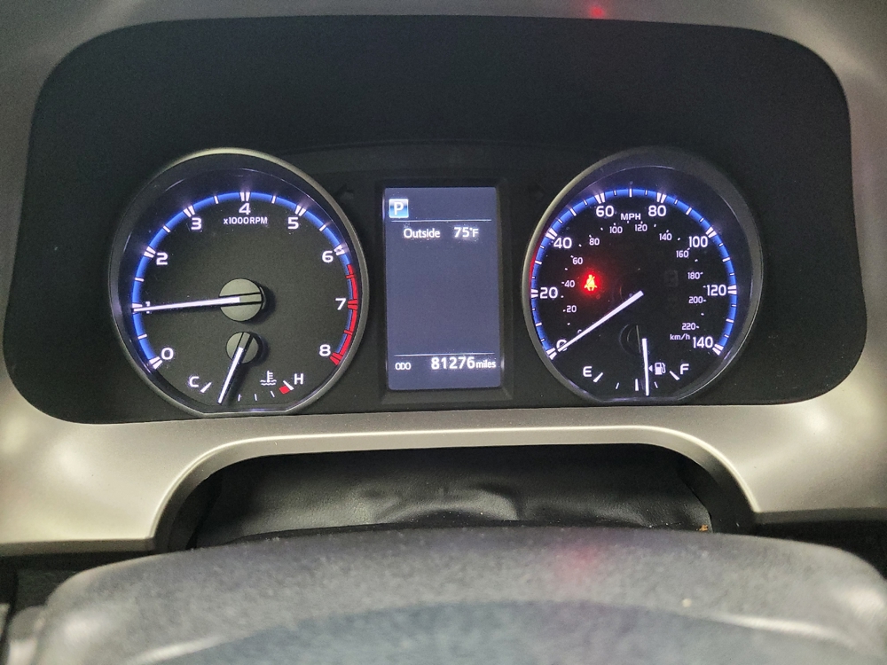 2018 Toyota RAV4 LE - Photo 18