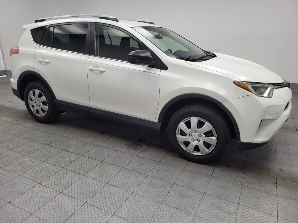 2018 Toyota RAV4 LE - Photo 9