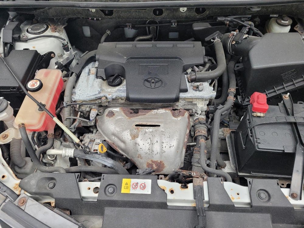 2018 Toyota RAV4 LE - Photo 23