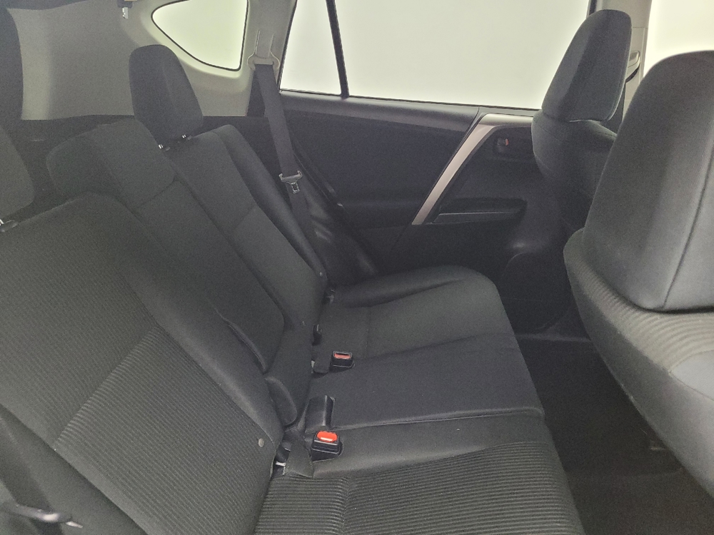 2018 Toyota RAV4 LE - Photo 15