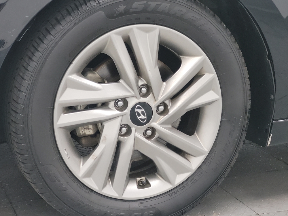 2020 Hyundai Elantra Value Edition - Photo 24