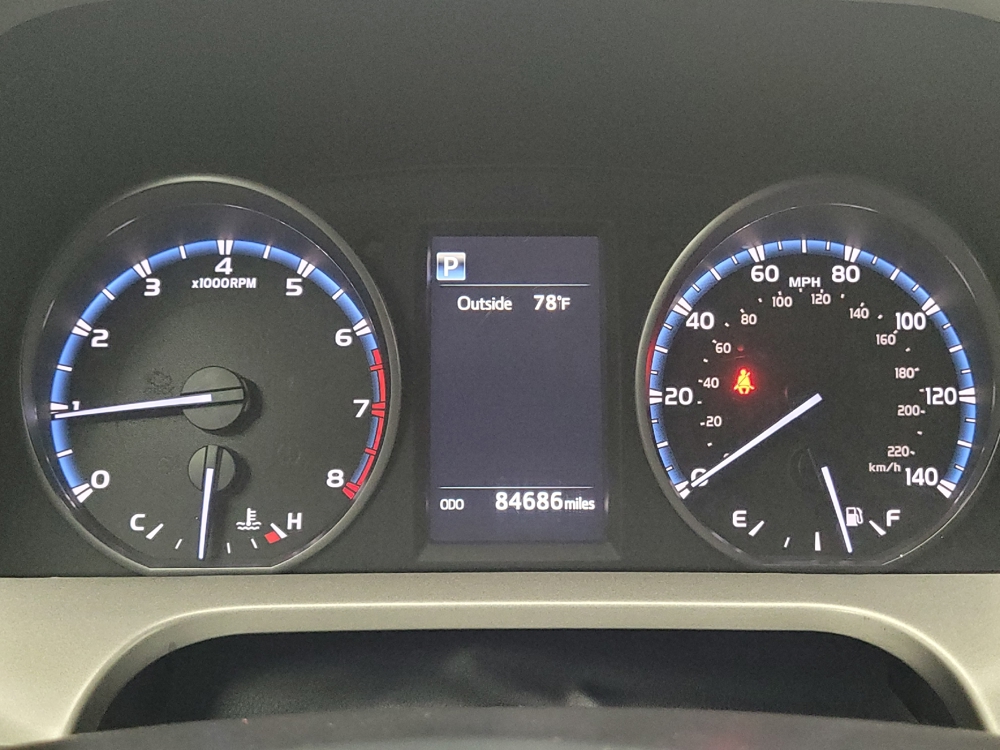 2018 Toyota RAV4 XLE - Photo 18