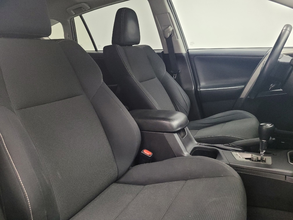 2018 Toyota RAV4 XLE - Photo 16