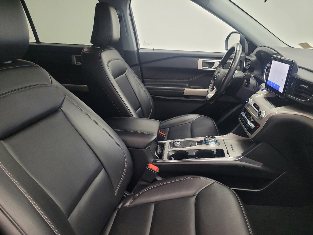 2022 Ford Explorer XLT - Photo 16