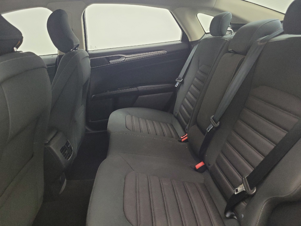 2019 Ford Fusion SE - Photo 14