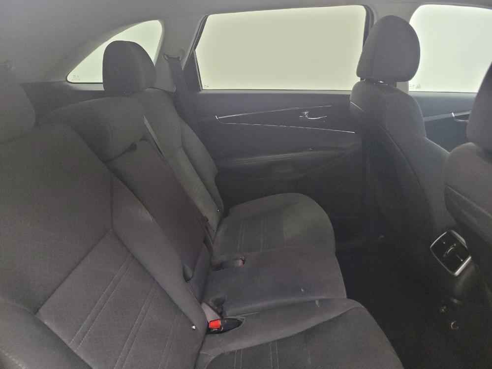 2020 Kia Sorento LX - Photo 15