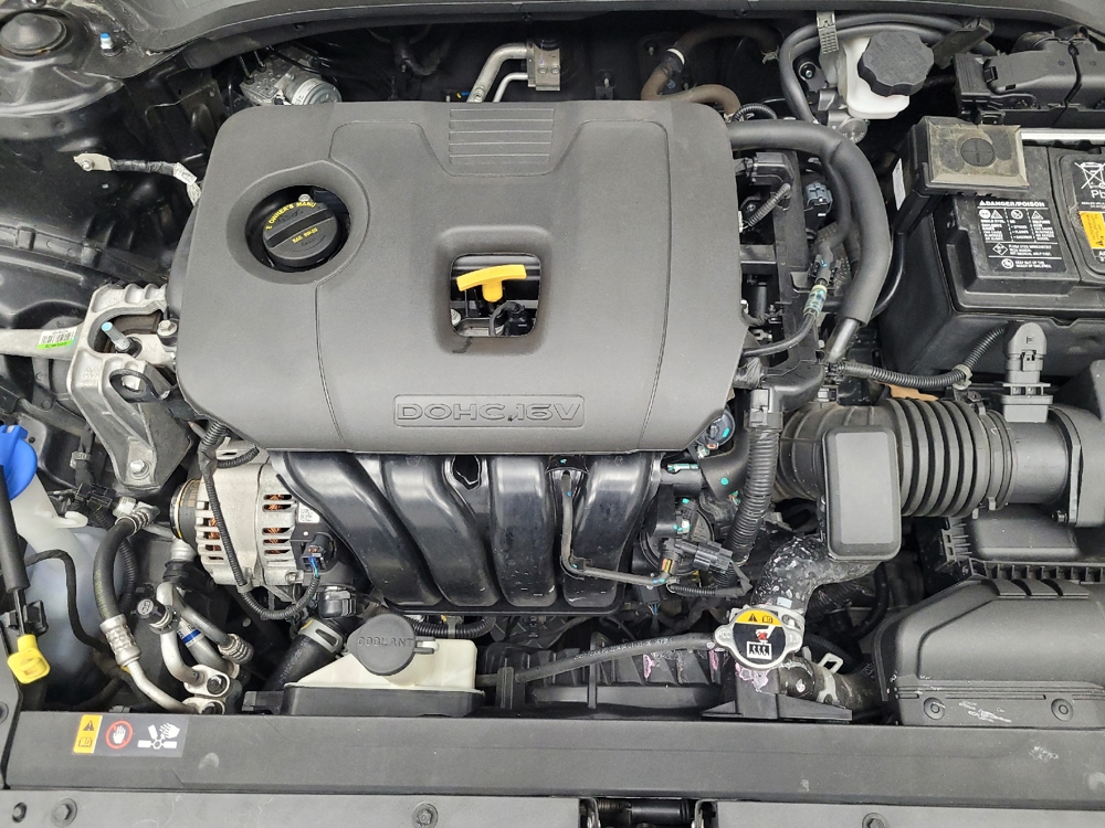 2023 Kia Forte LXS - Photo 23