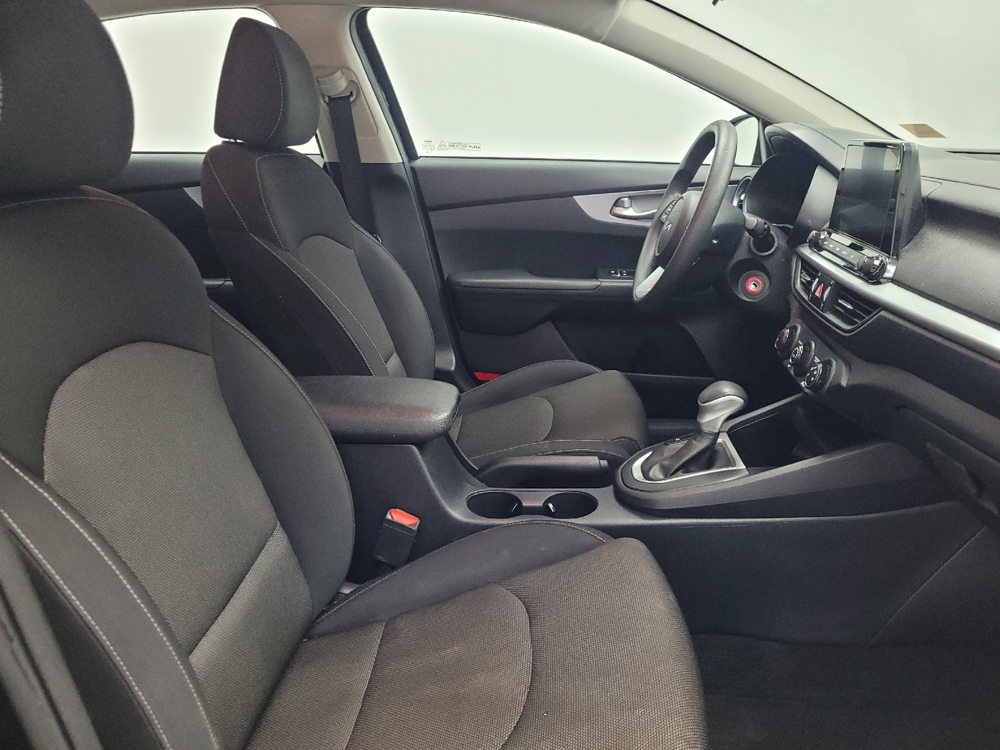 2023 Kia Forte LXS - Photo 16