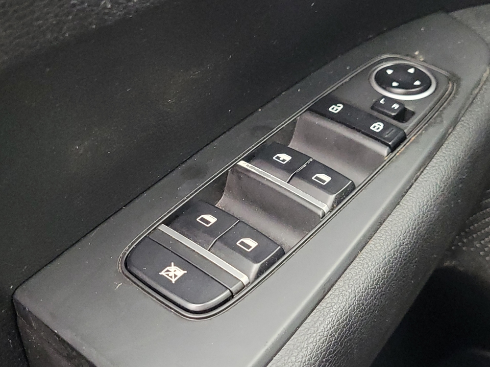 2023 Kia Forte LXS - Photo 21