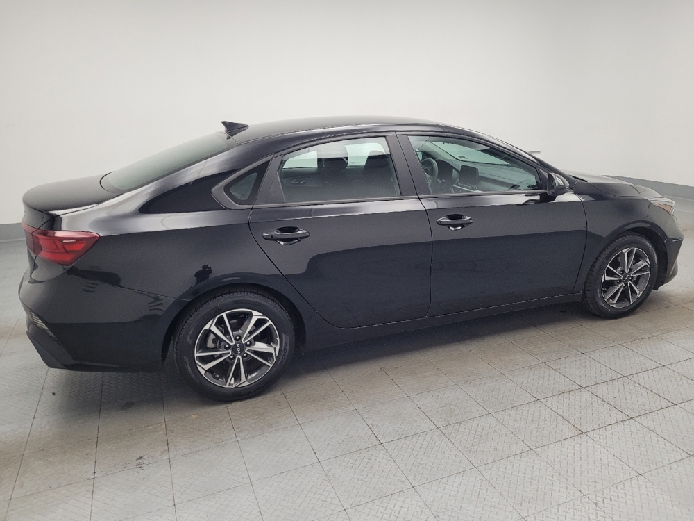2023 Kia Forte LXS - Photo 8