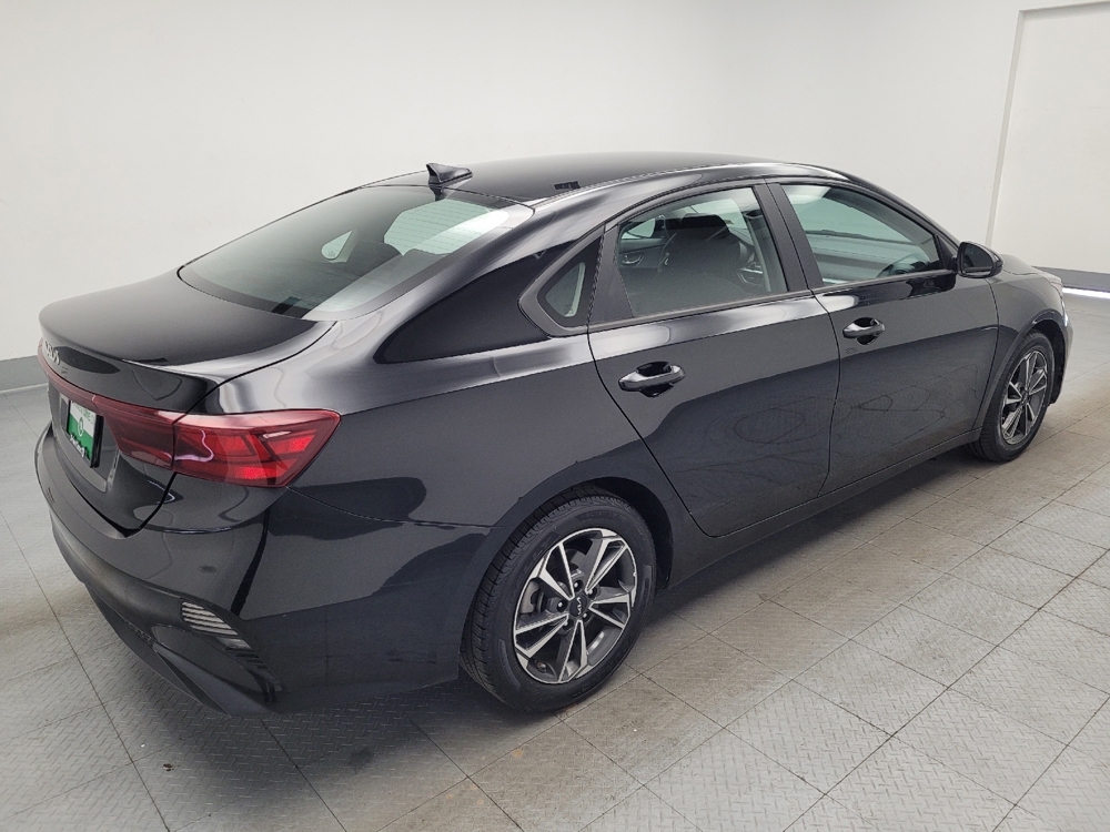 2023 Kia Forte LXS - Photo 7