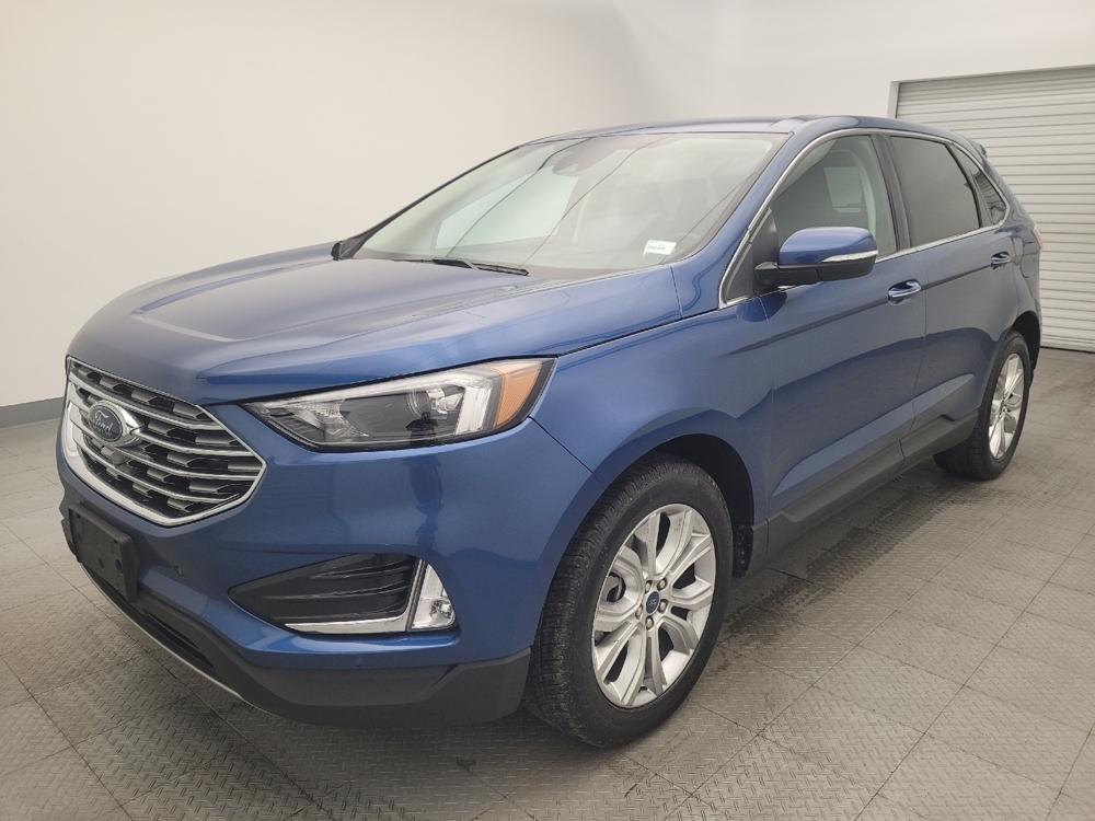 2022 Ford Edge Titanium's photo