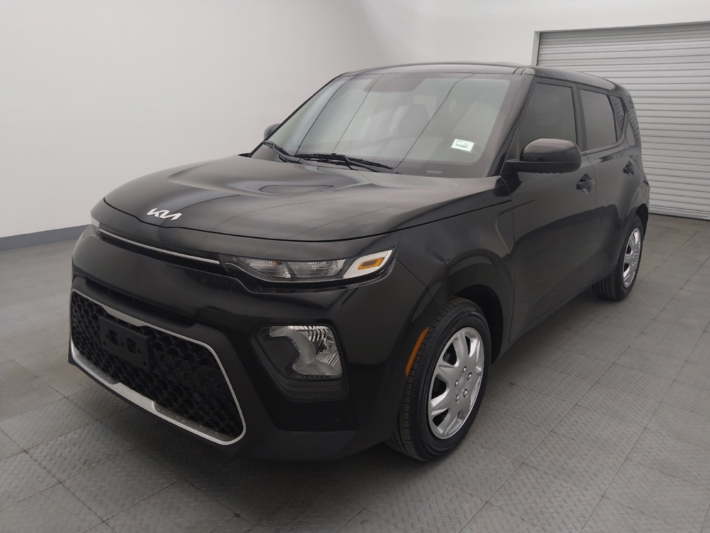 2022 Kia Soul LX's photo