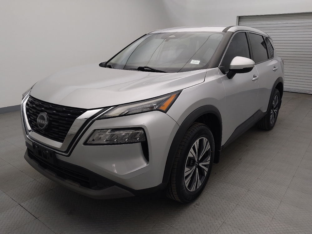 2022 Nissan Rogue SV's photo