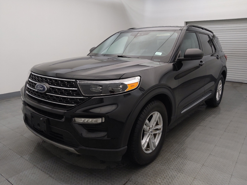 2023 Ford Explorer XLT's photo