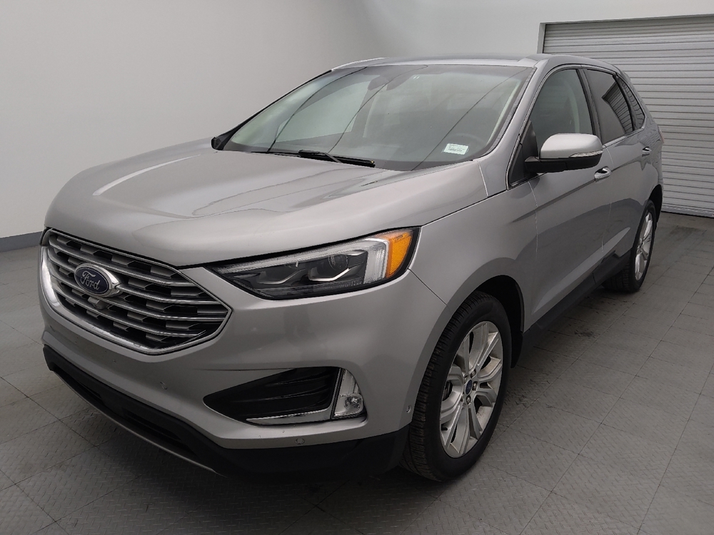 2022 Ford Edge Titanium's photo