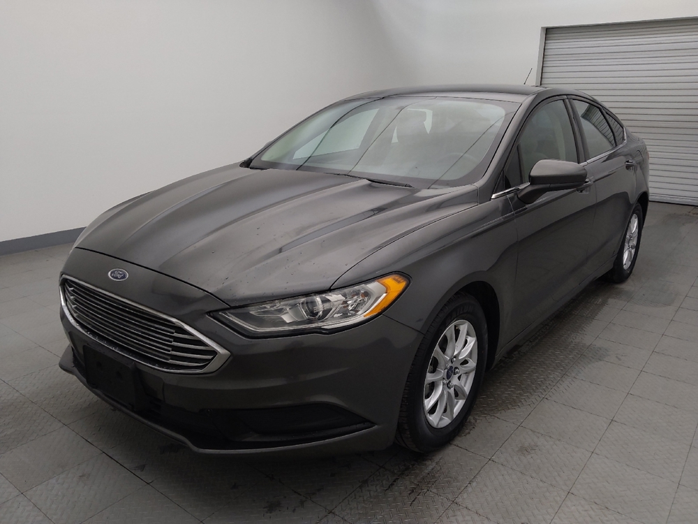 2017 Ford Fusion S's photo