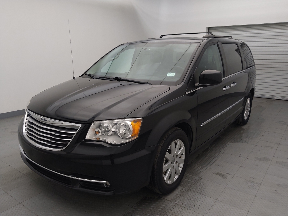 2016 Chrysler Town & Country Touring