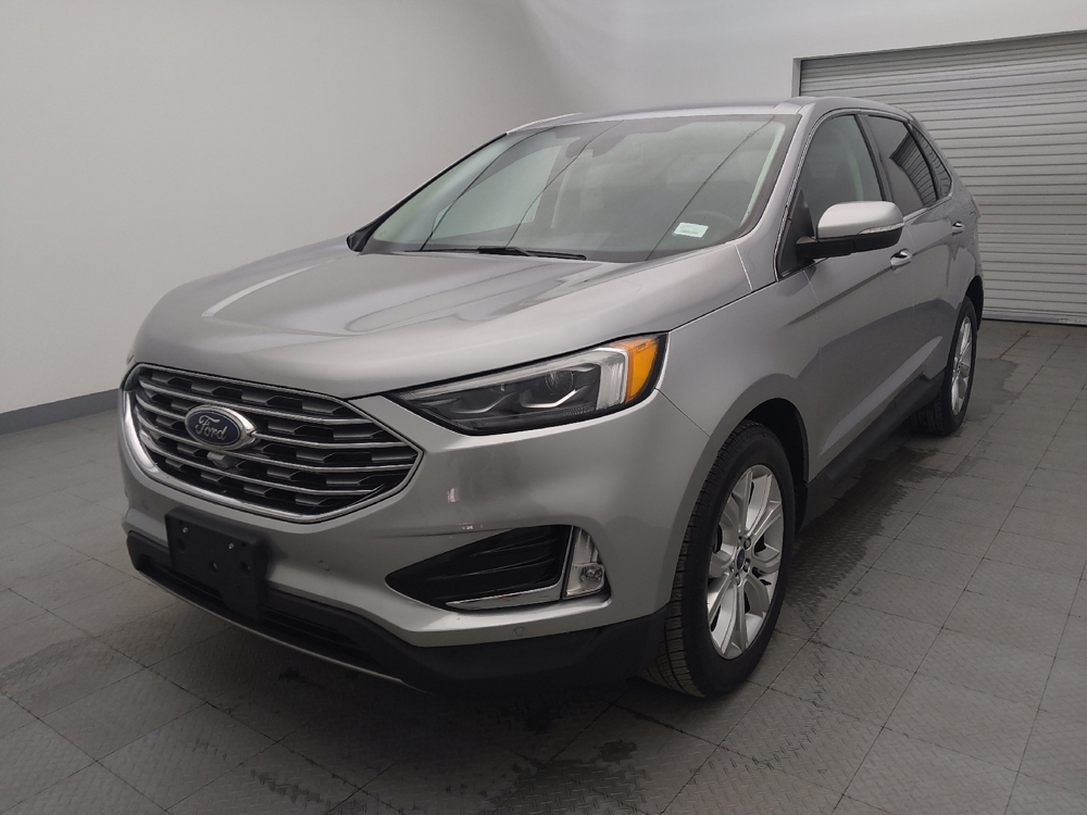 2022 Ford Edge Titanium's photo
