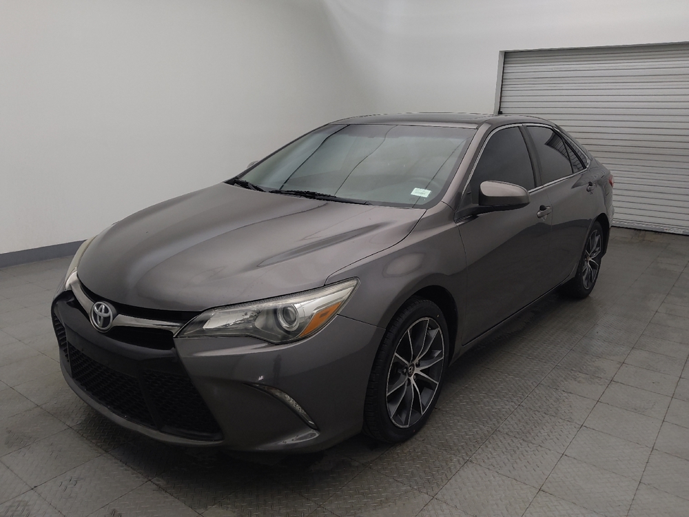 2017 Toyota Camry XSE's photo