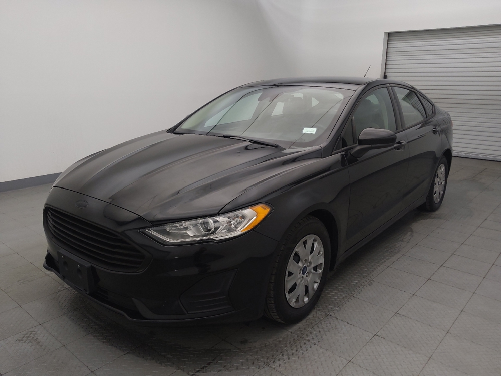 2019 Ford Fusion S's photo