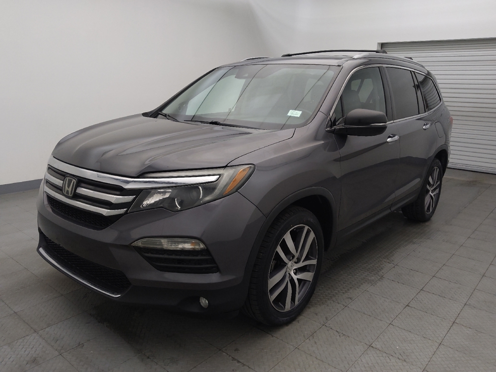2017 Honda Pilot Touring's photo