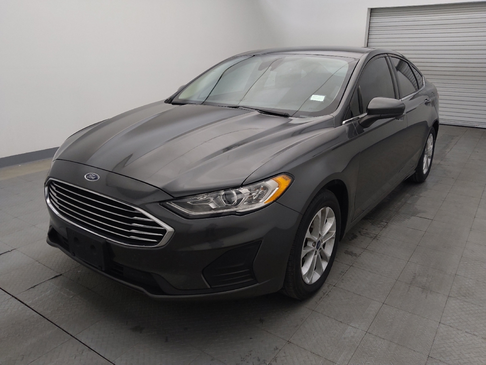 2020 Ford Fusion SE's photo