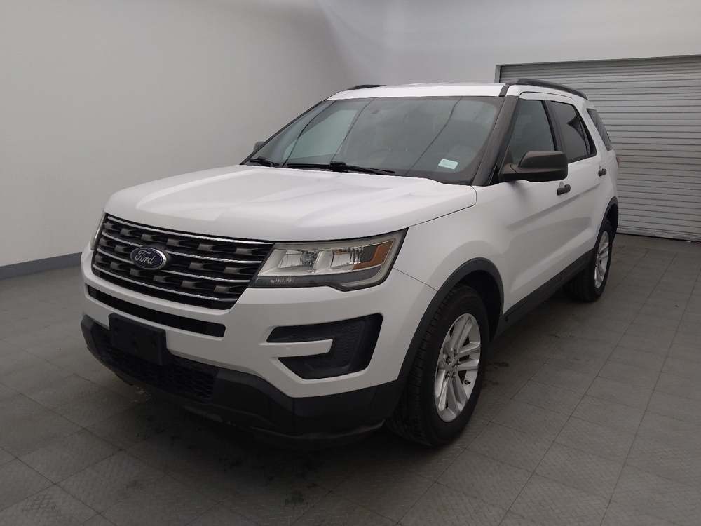 2016 Ford Explorer Base's photo