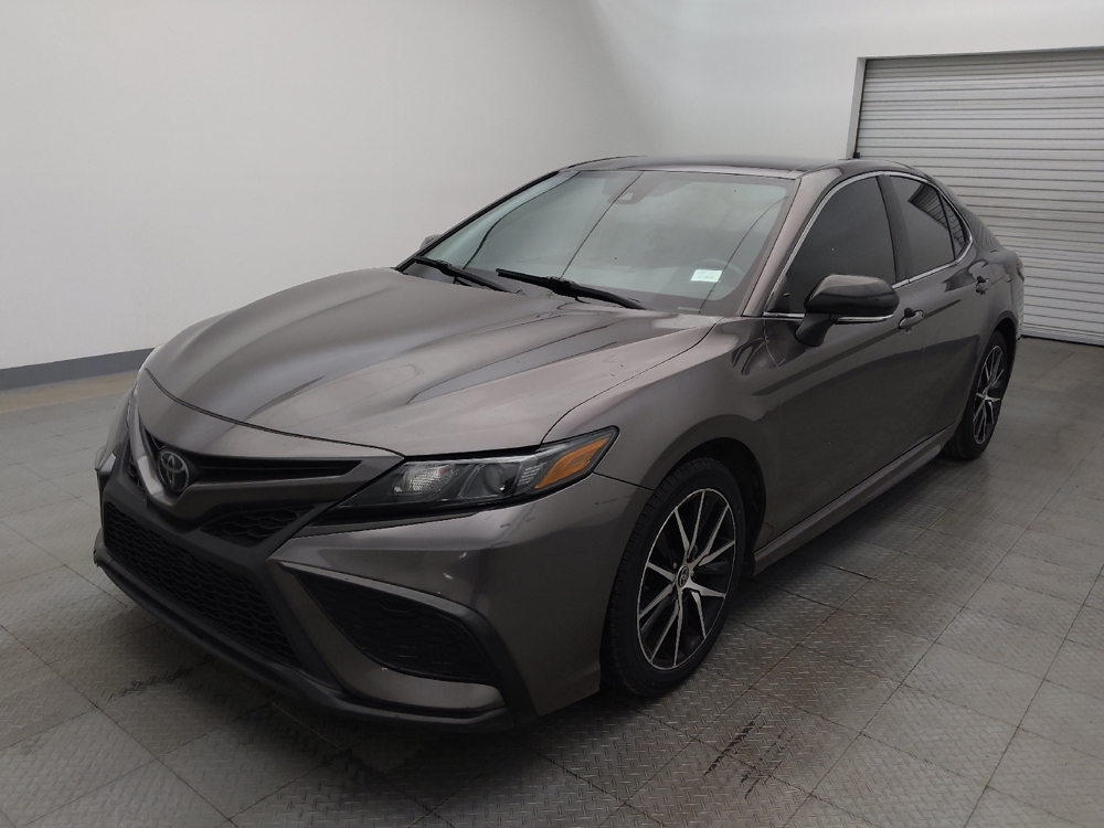 2022 Toyota Camry SE Nightshade's photo