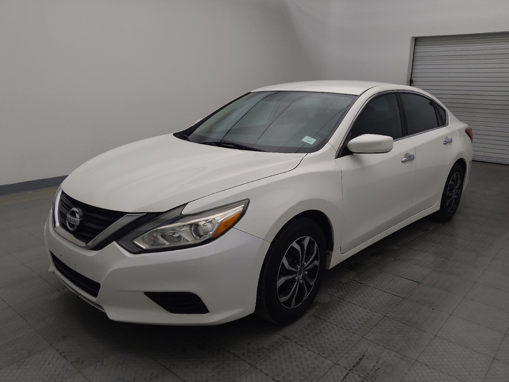 2017 Nissan Altima S's photo