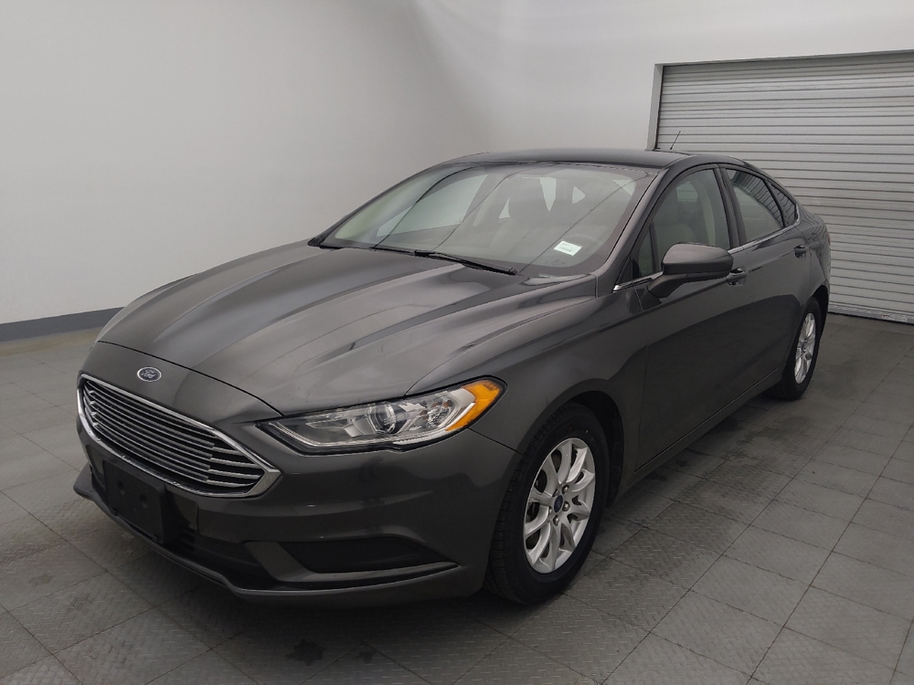 2018 Ford Fusion S's photo