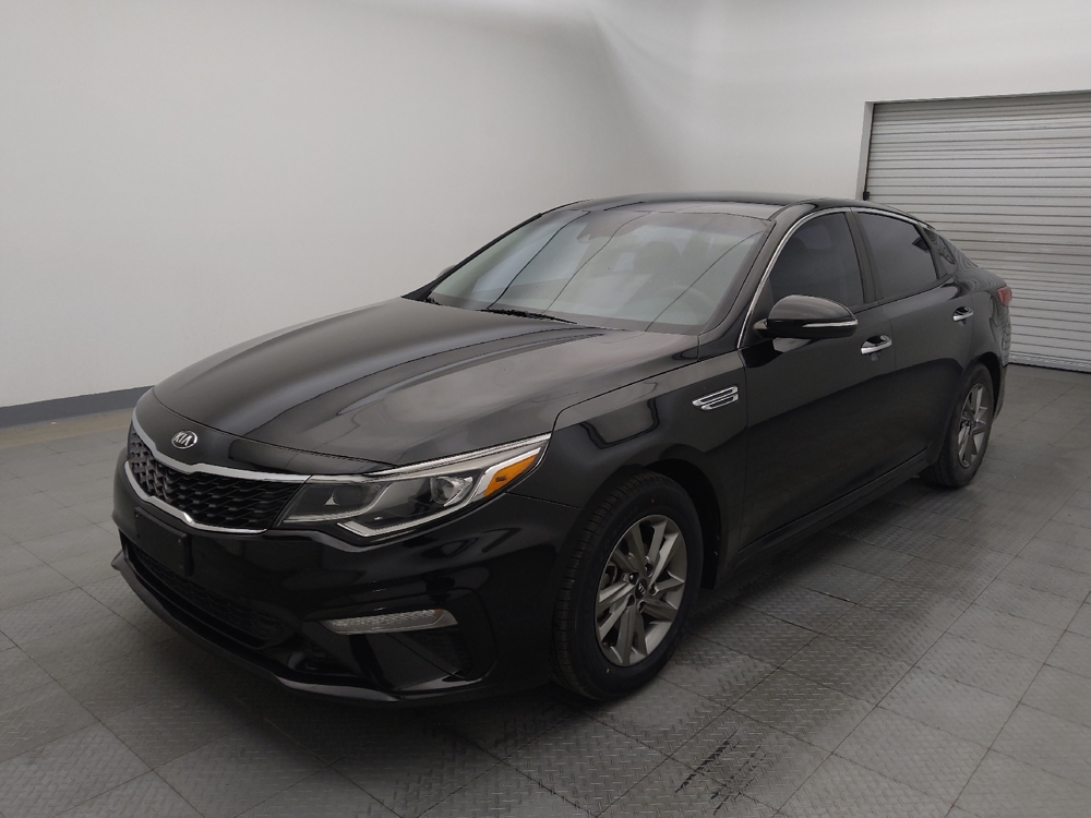 2019 Kia Optima LX's photo